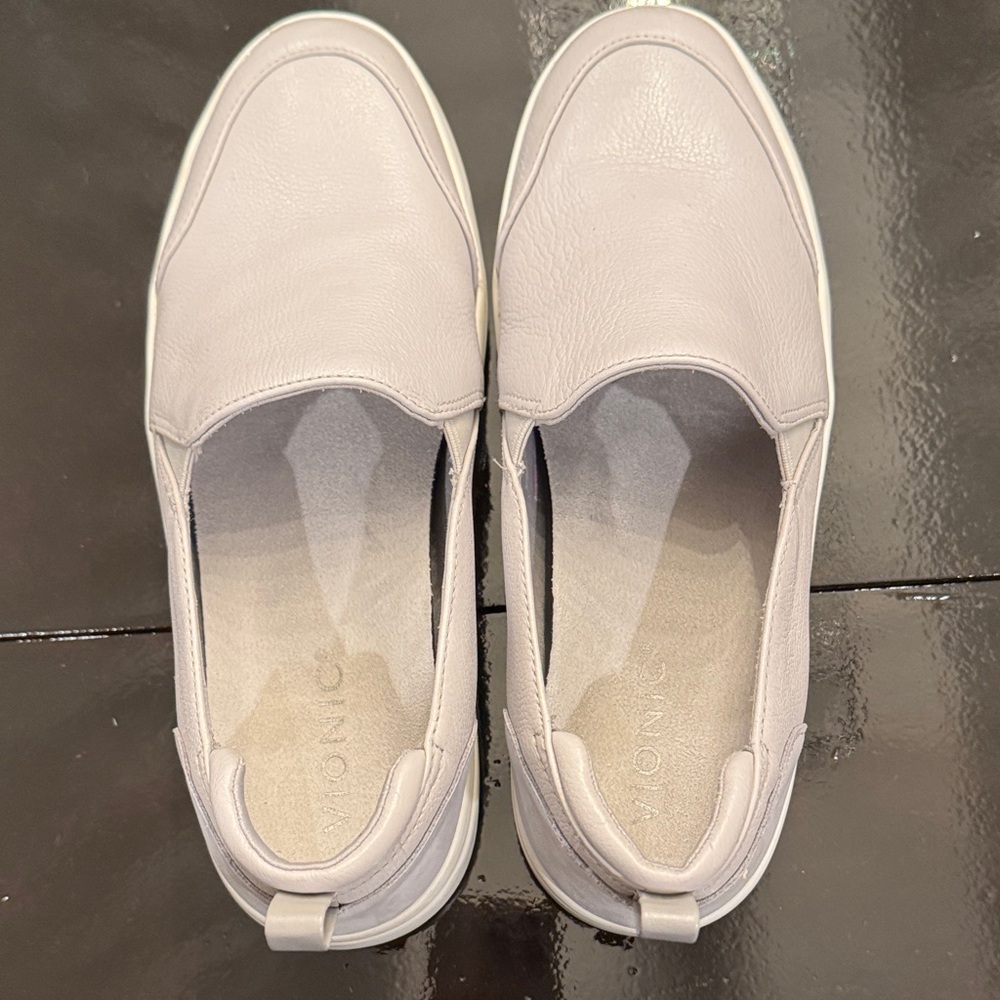 Vionic Women's Light Gray Slip-On Sneakers
